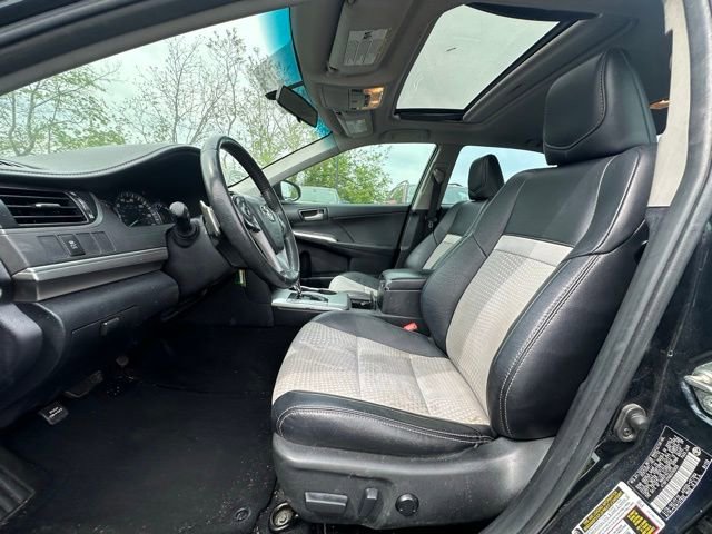 Used 2014 Toyota Camry SE FWD image 23