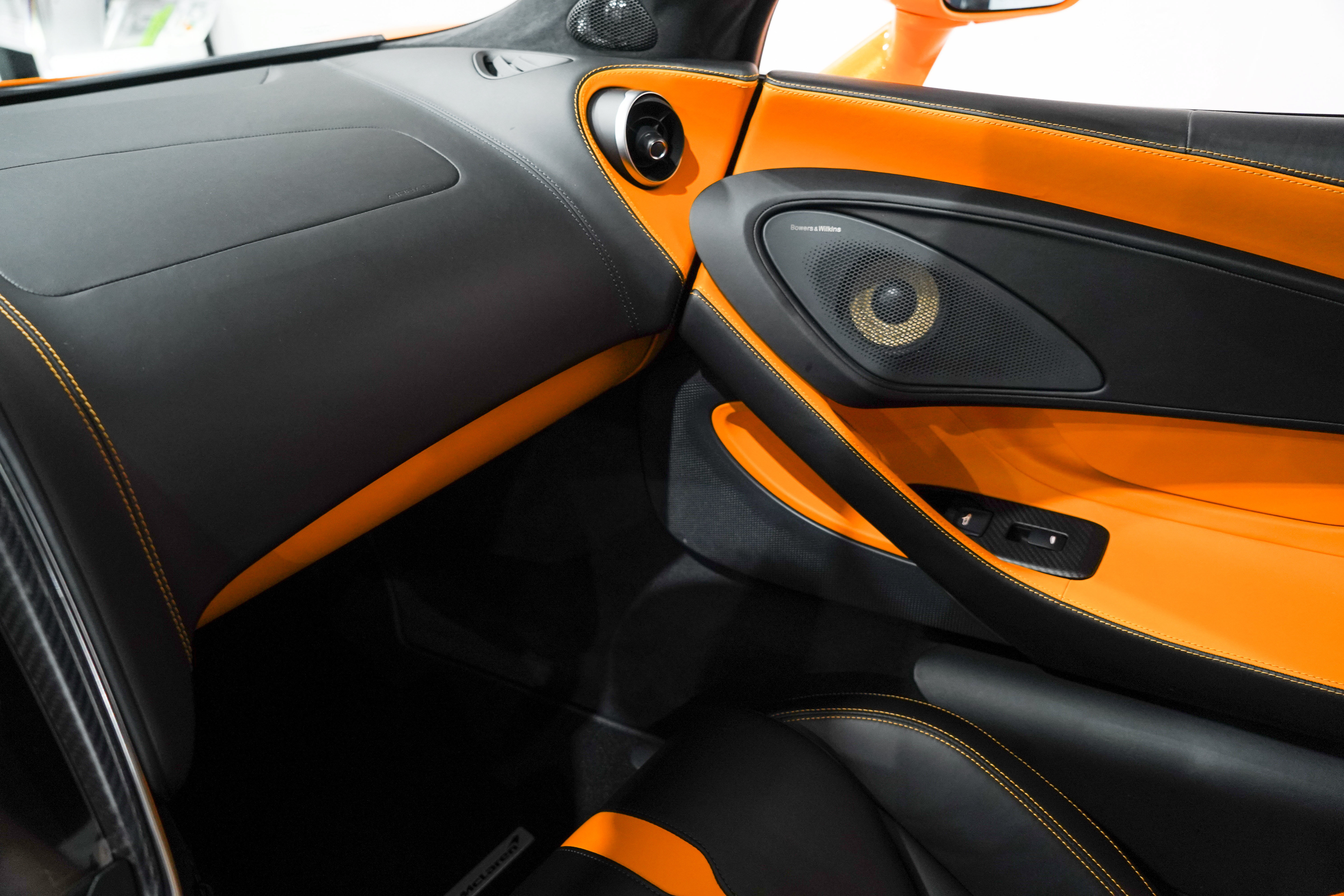 Used 2017 McLaren 570S Coupe RWD image 13