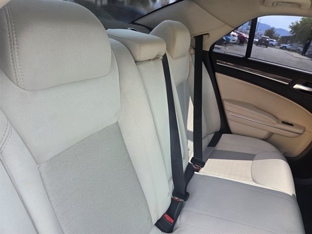 Used 2019 Chrysler 300 Touring w/ Driver Convenience Group RWD image 10