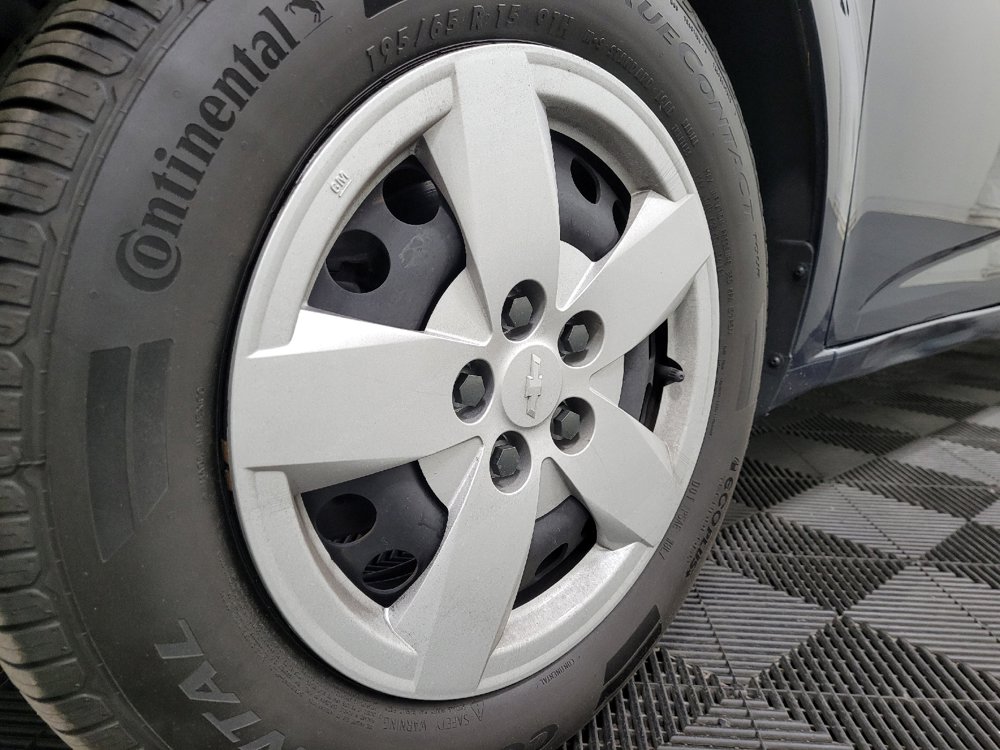 Used 2015 Chevrolet Sonic LS FWD image 31