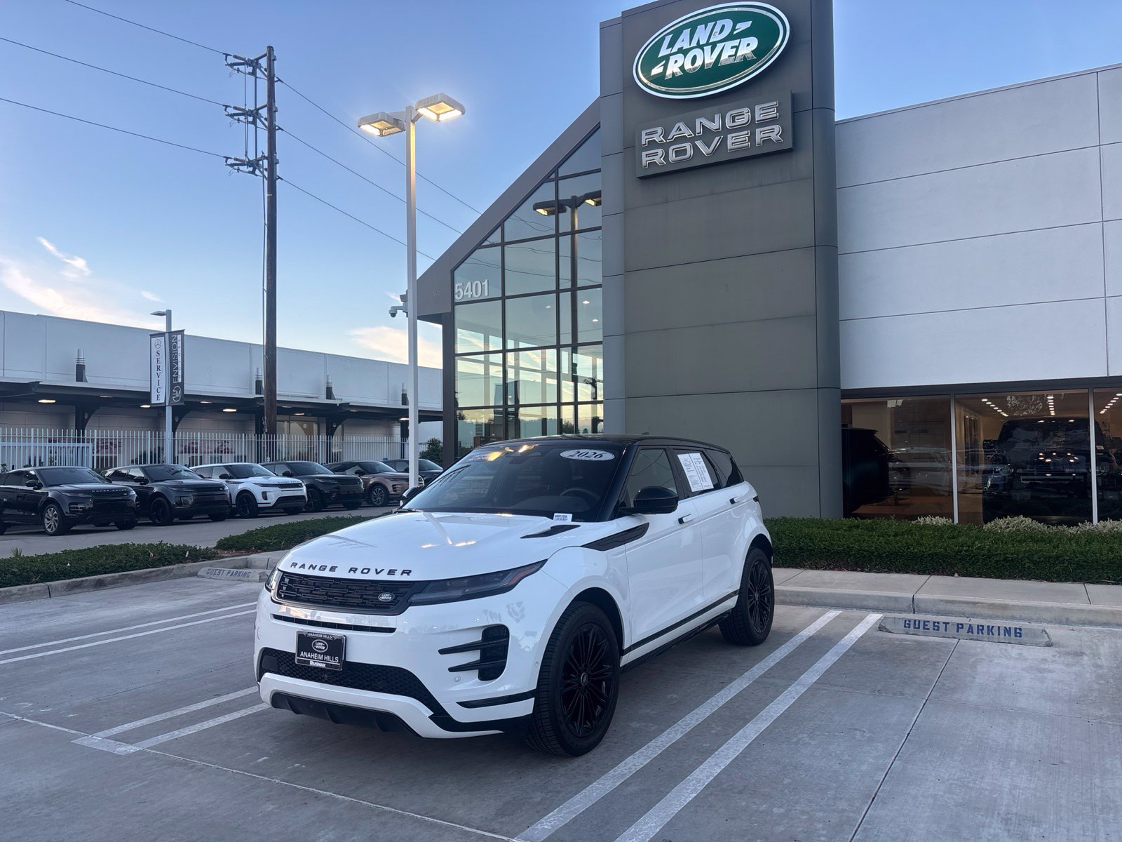 Used 2026 Land Rover Range Rover Evoque Dynamic SE AWD/4WD image 1