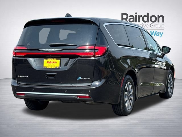 Used 2023 Chrysler Pacifica Touring-L FWD image 6