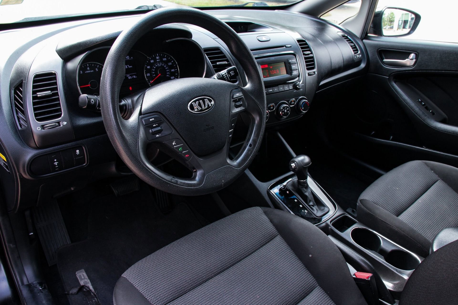 Used 2017 Kia Forte LX FWD image 9
