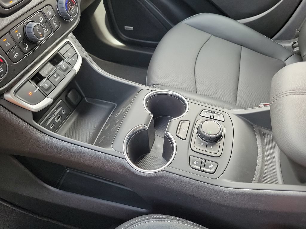 New 2024 GMC Terrain SLT w/ Infotainment Package II AWD/4WD image 29