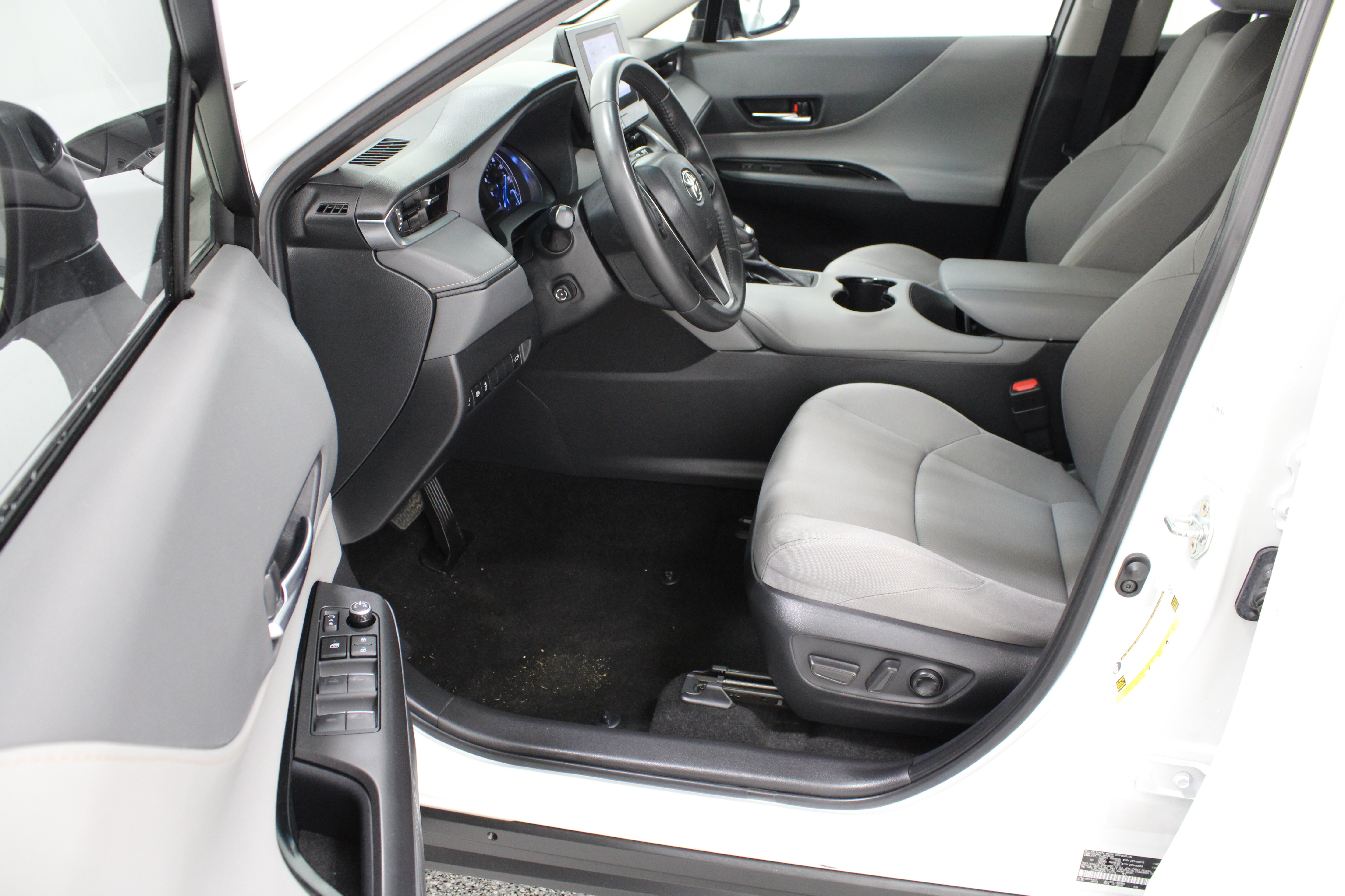 Certified 2023 Toyota Venza LE AWD/4WD image 14