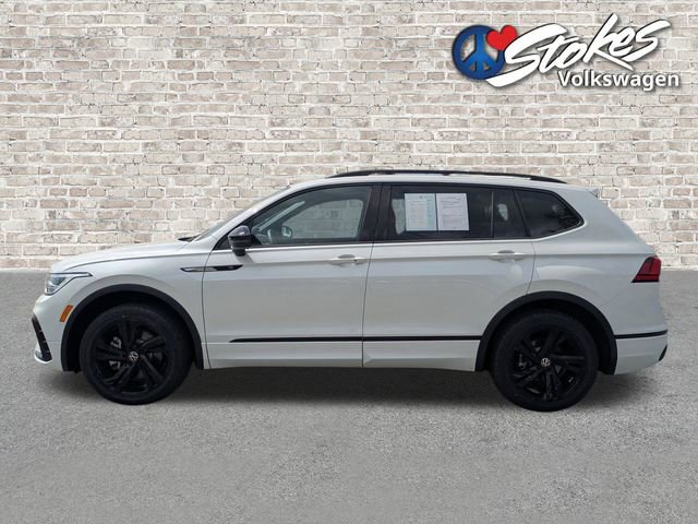 Certified 2023 Volkswagen Tiguan SE R-Line image 7