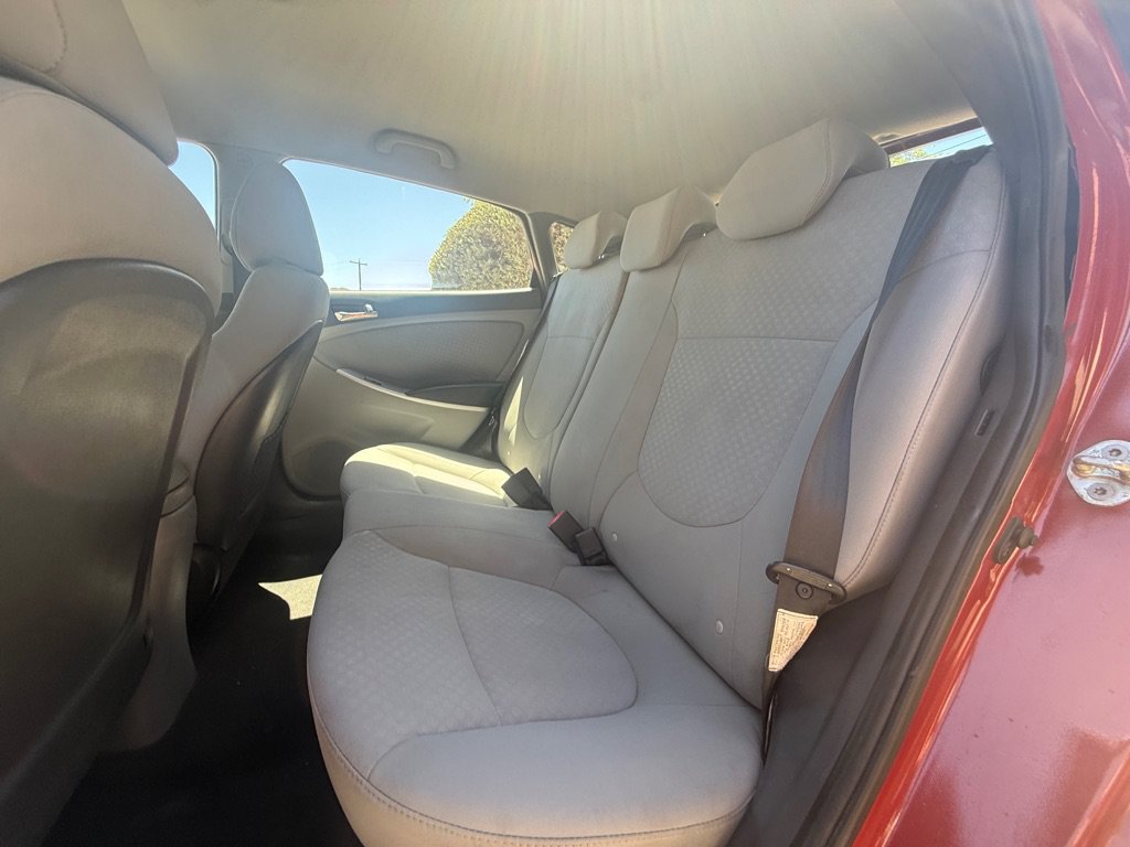 Used 2013 Hyundai Accent SE FWD image 14