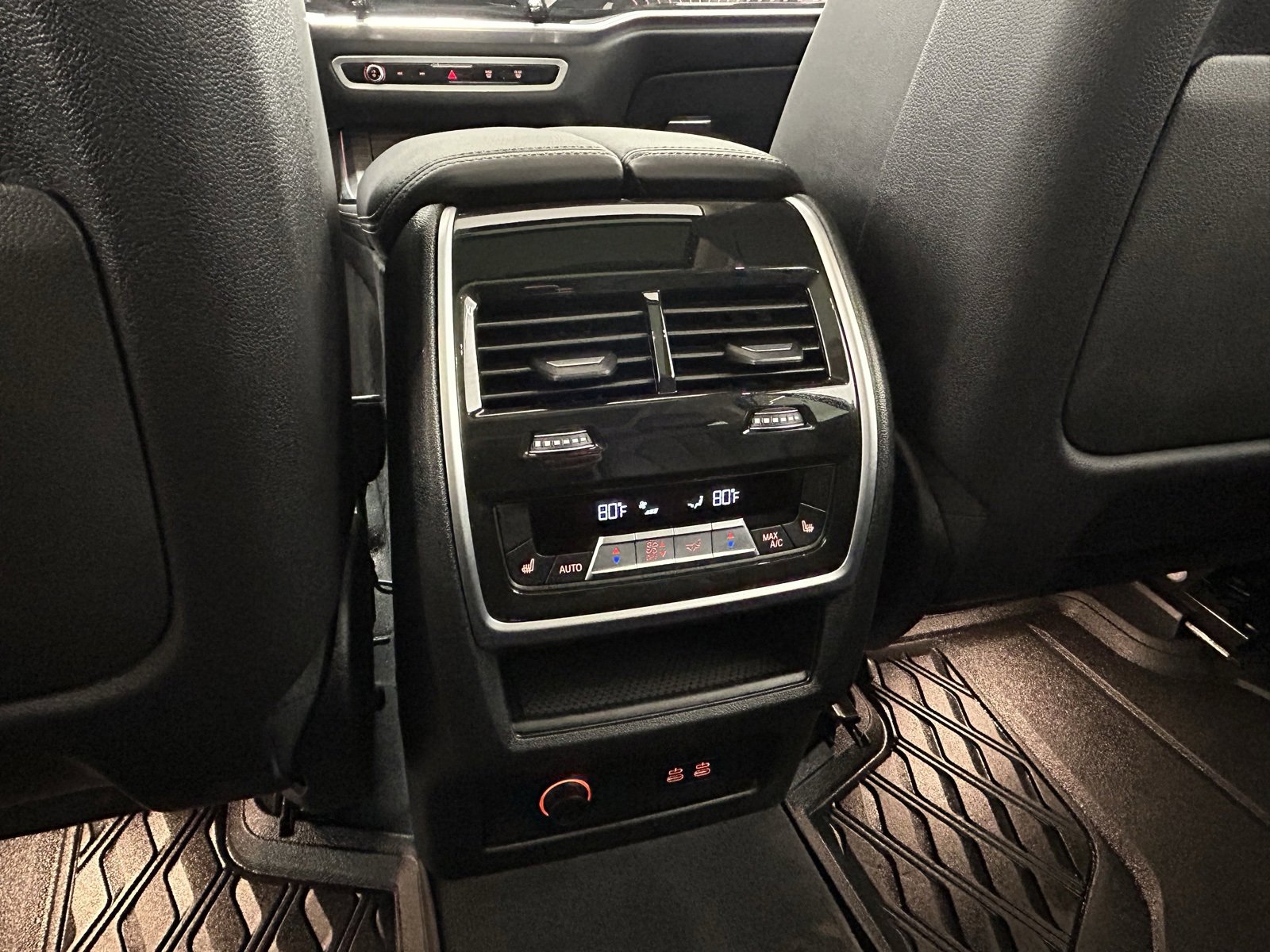 Used 2024 BMW X7 xDrive40i image 36