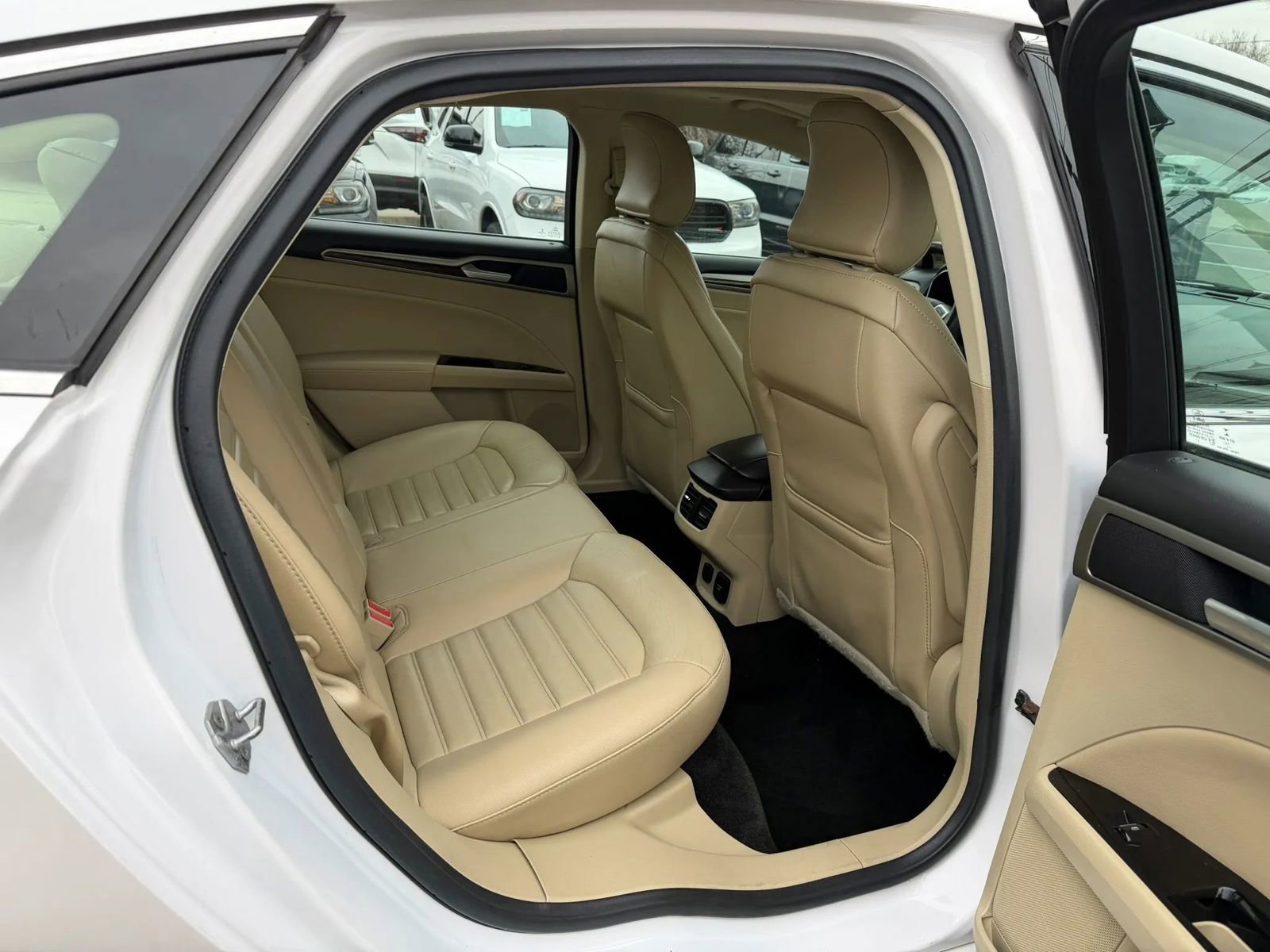 Used 2016 Ford Fusion SE w/ Equipment Group 502A image 20