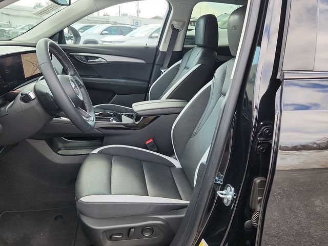 Certified 2025 Buick Envision Sport Touring image 13