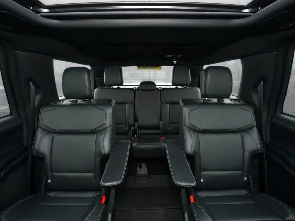 New 2025 Ford Expedition Max Platinum w/ Stealth Performance Package image 33