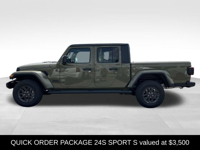 New 2025 Jeep Gladiator Sport image 3