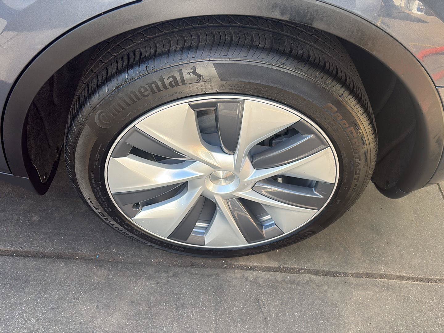 Used 2023 Tesla Model Y 2WD image 5