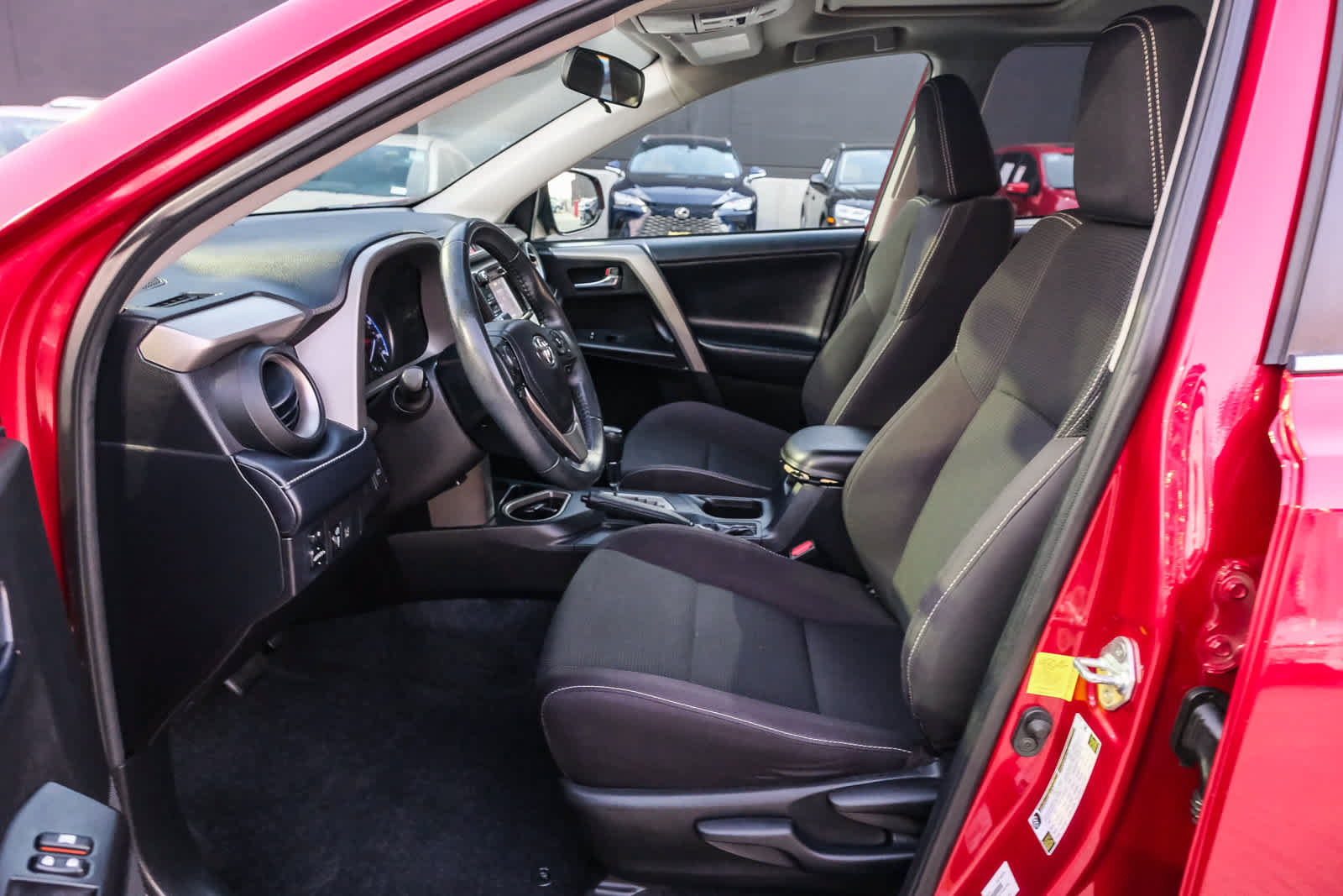 Certified 2018 Toyota RAV4 XLE FWD image 20