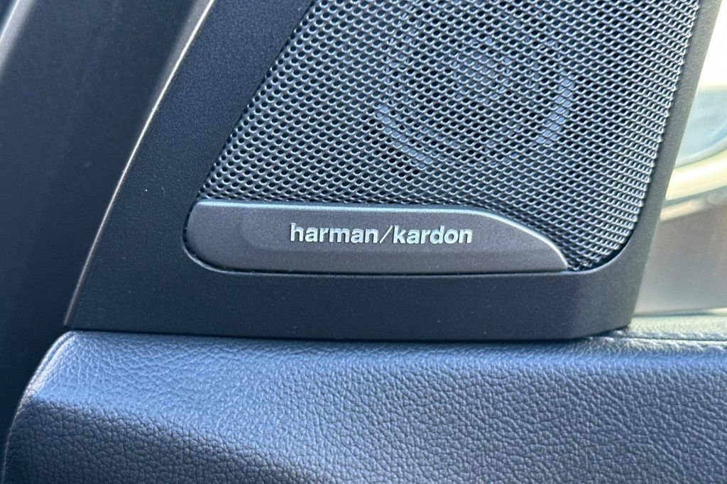 Used 2021 BMW X7 xDrive40i w/ M Sport Package image 21