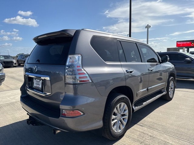 Used 2017 Lexus GX 460 image 3
