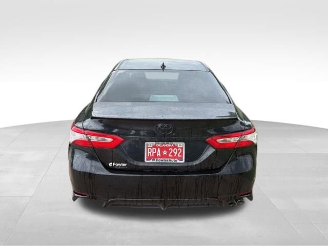 Used 2020 Toyota Camry SE FWD image 4