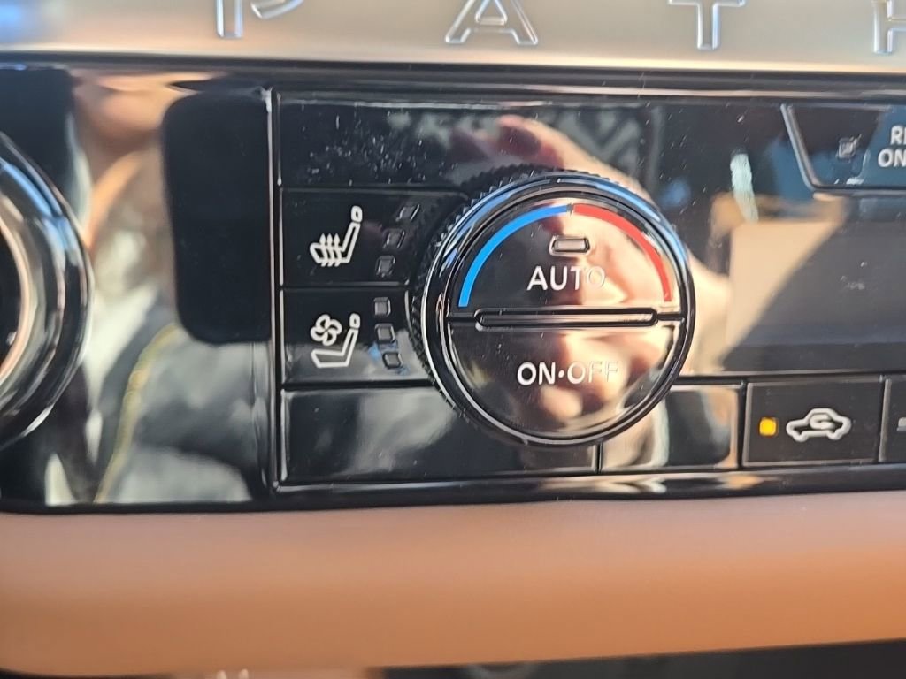 New 2026 Nissan Pathfinder Platinum image 21