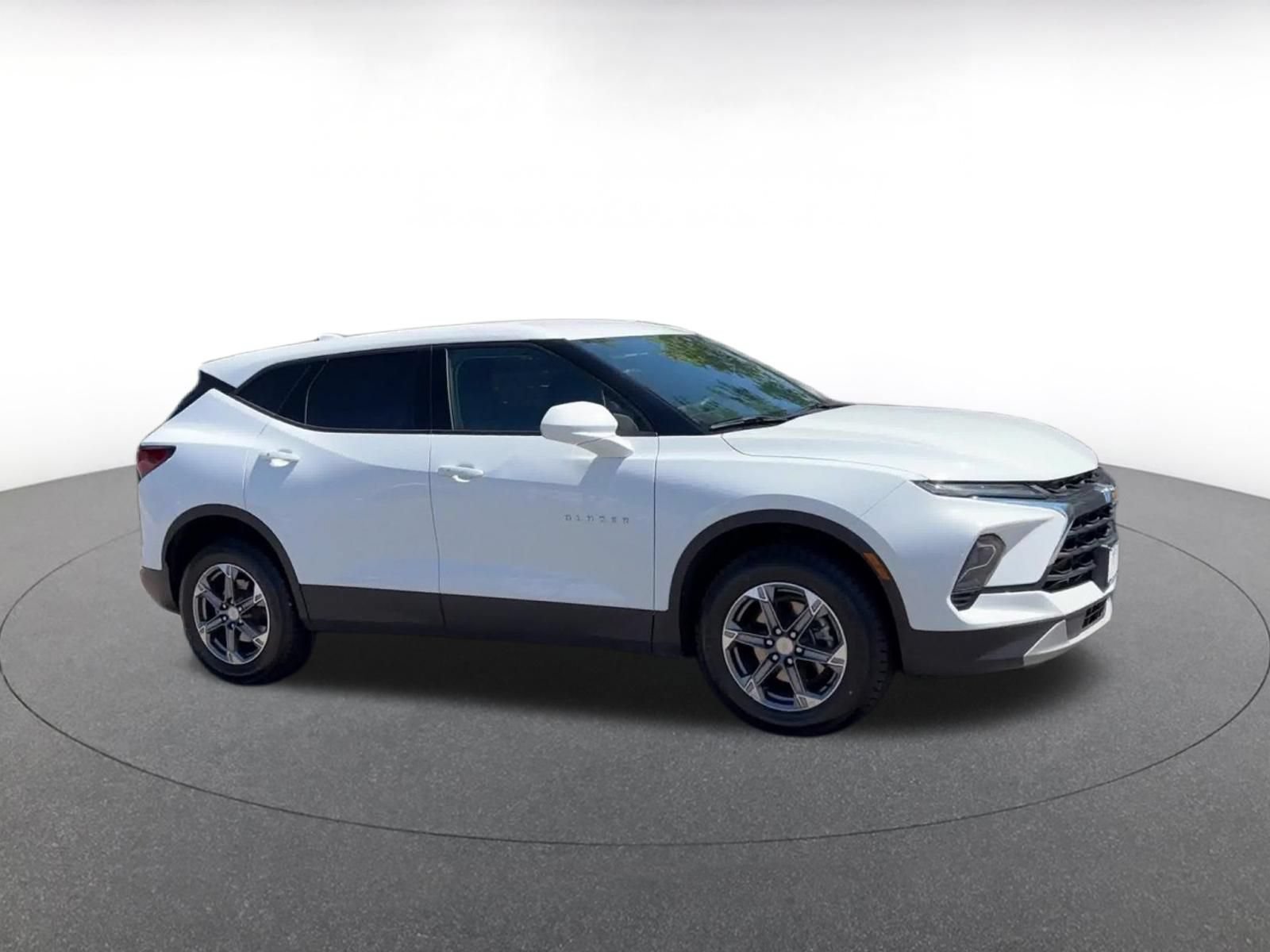 Used 2025 Chevrolet Blazer LT FWD video 2