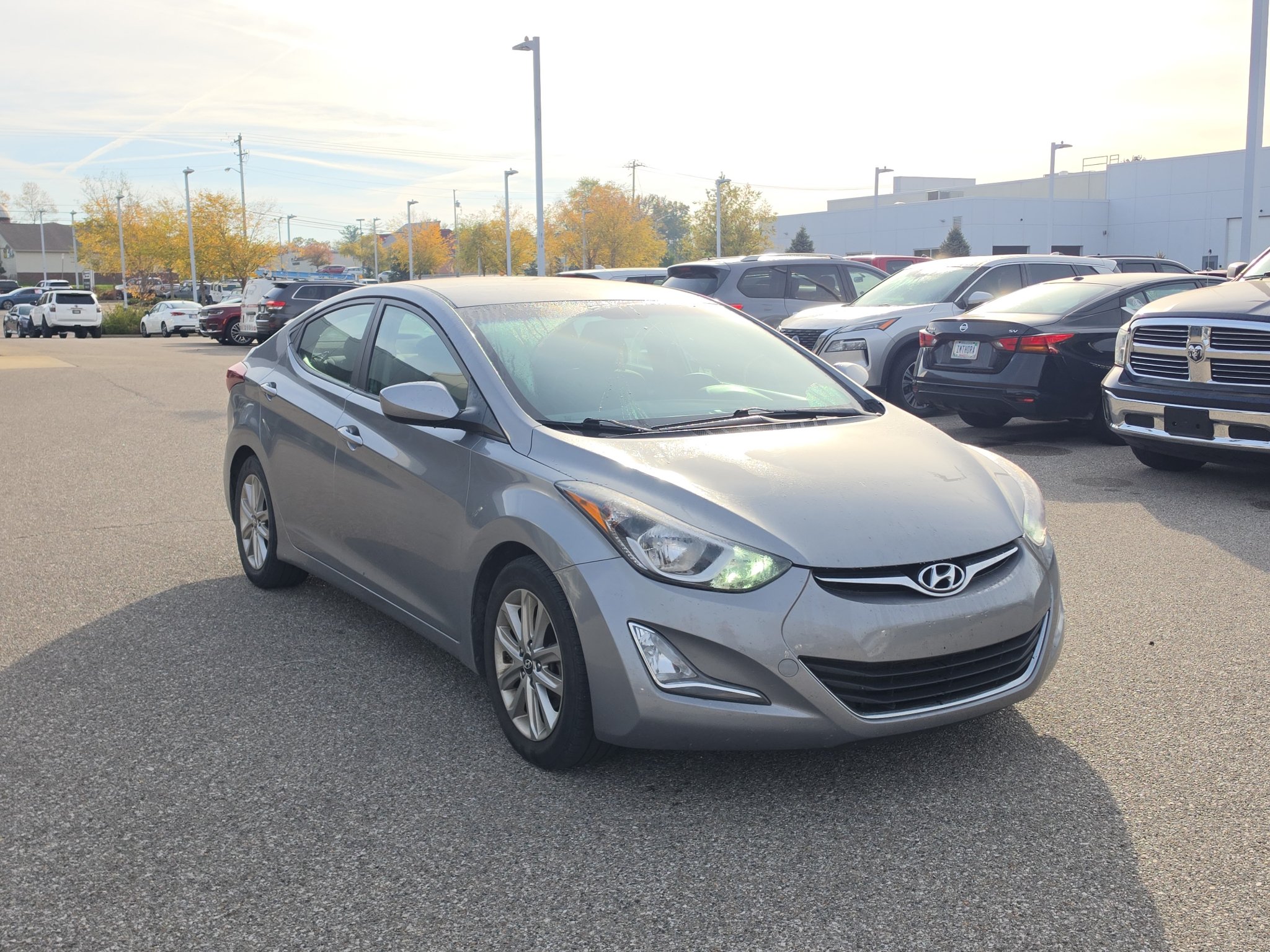 Used 2015 Hyundai Elantra SE w/ Option Group 02 FWD image 1