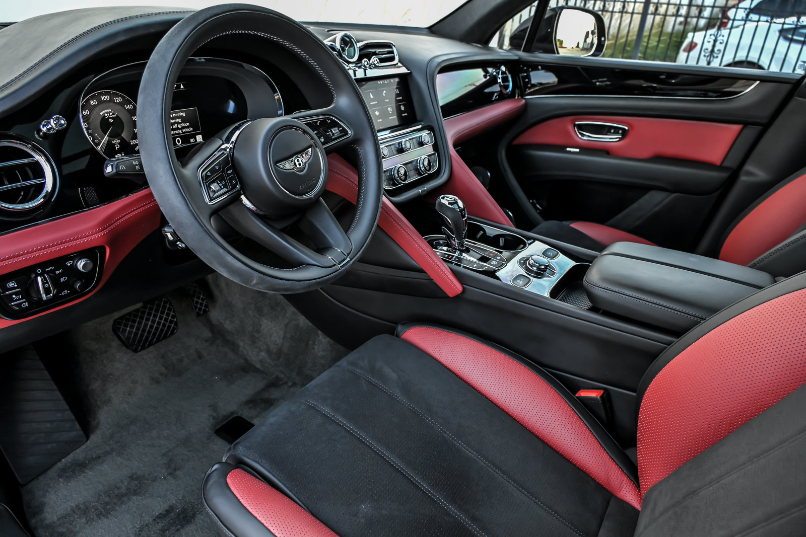 Certified 2022 Bentley Bentayga AWD/4WD image 19