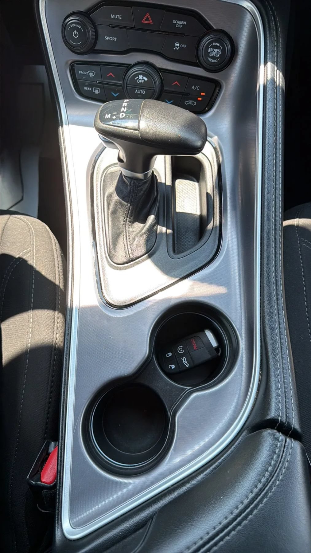 Used 2022 Dodge Challenger SXT RWD image 19