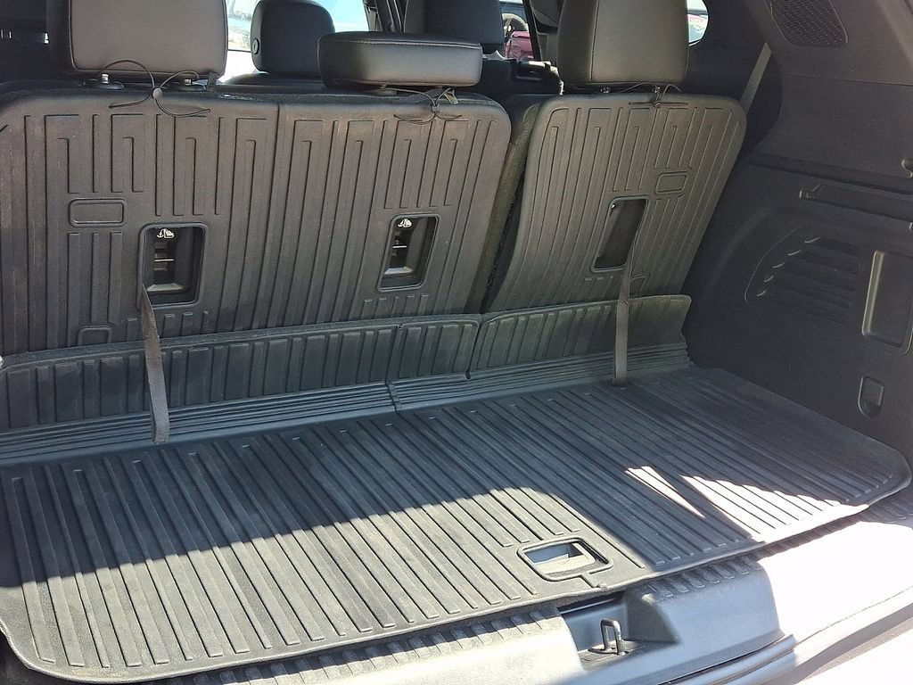 Certified 2025 GMC Acadia Elevation w/ Elevation Premium Package AWD/4WD image 29