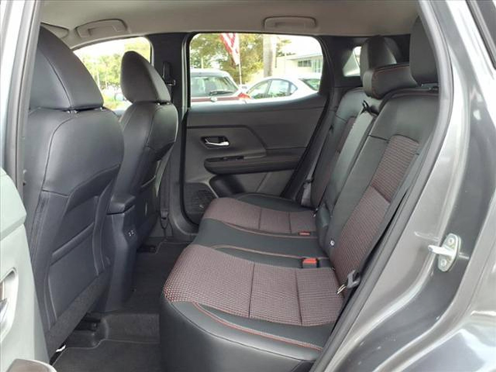 Used 2025 Nissan Kicks SR image 17