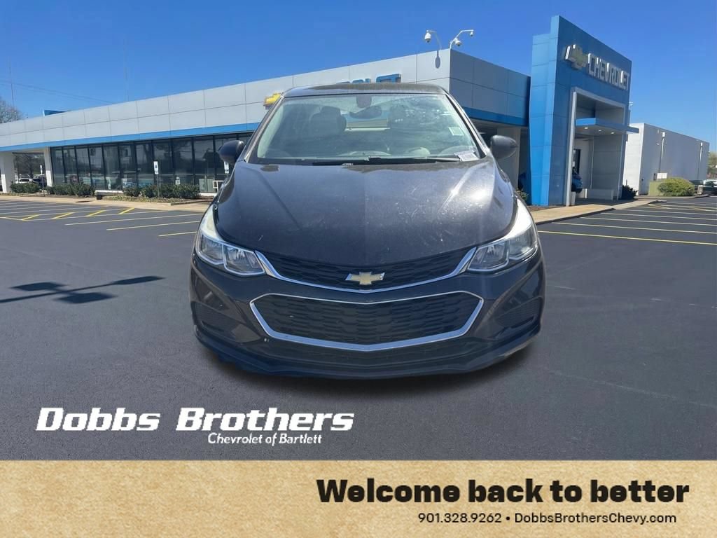Used 2018 Chevrolet Cruze LS FWD image 2