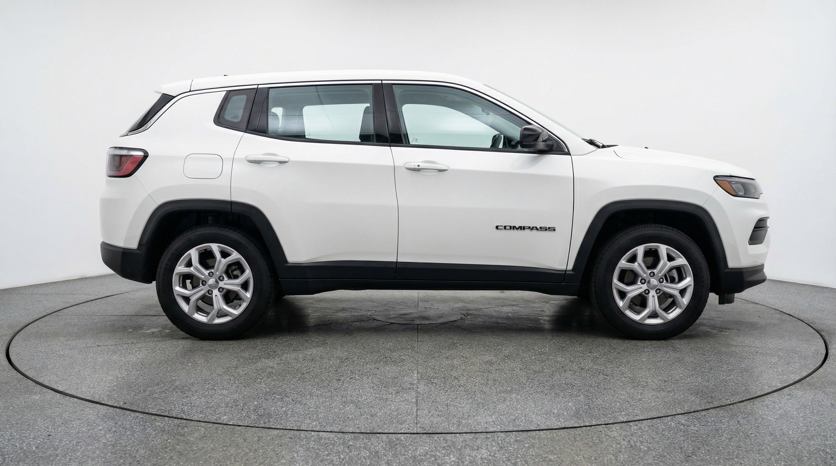 Used 2025 Jeep Compass Latitude image 11