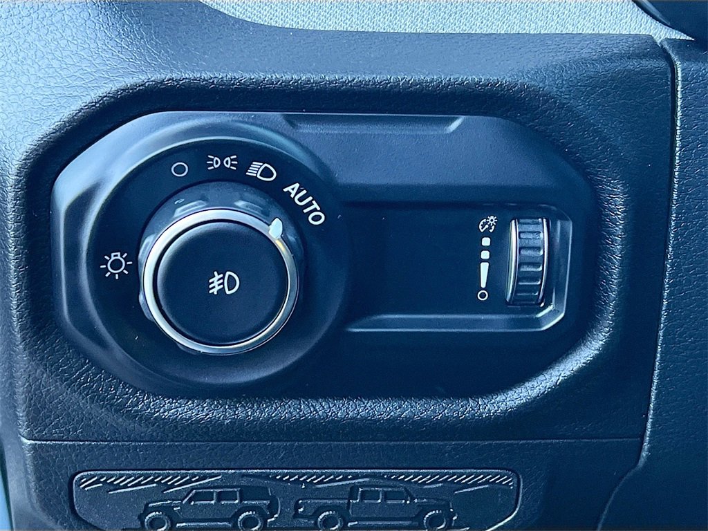 Used 2024 Jeep Wrangler Sport S image 10