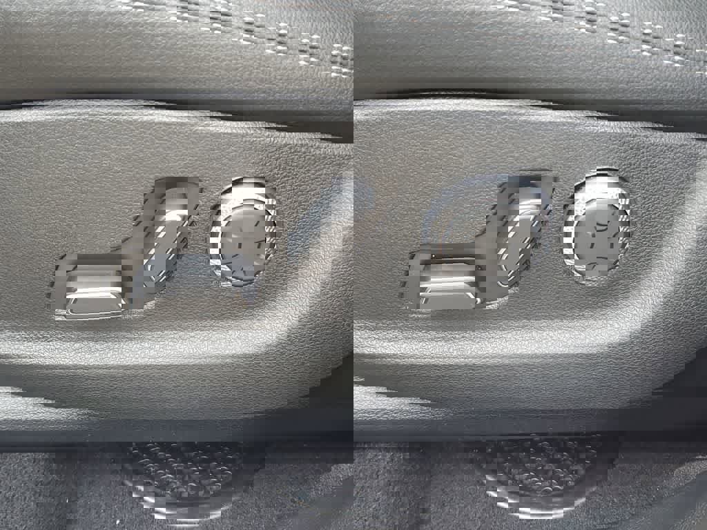 Used 2025 Genesis GV70 2.5T image 21