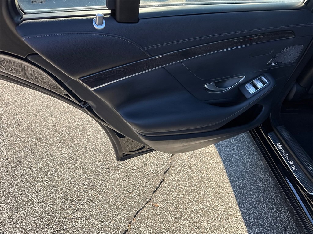 Used 2017 Mercedes-Benz S 550 Sedan image 21