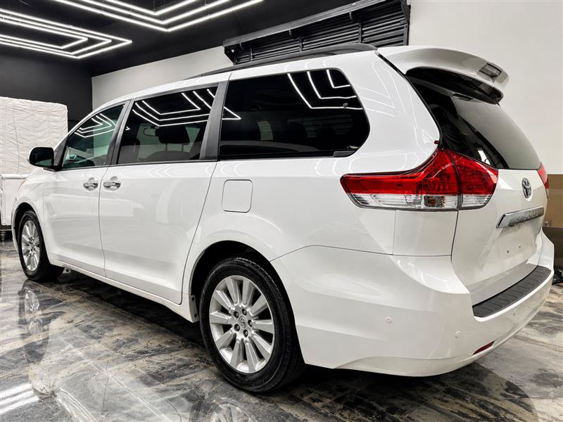Used 2013 Toyota Sienna Limited w/ Premium Pkg AWD/4WD image 3