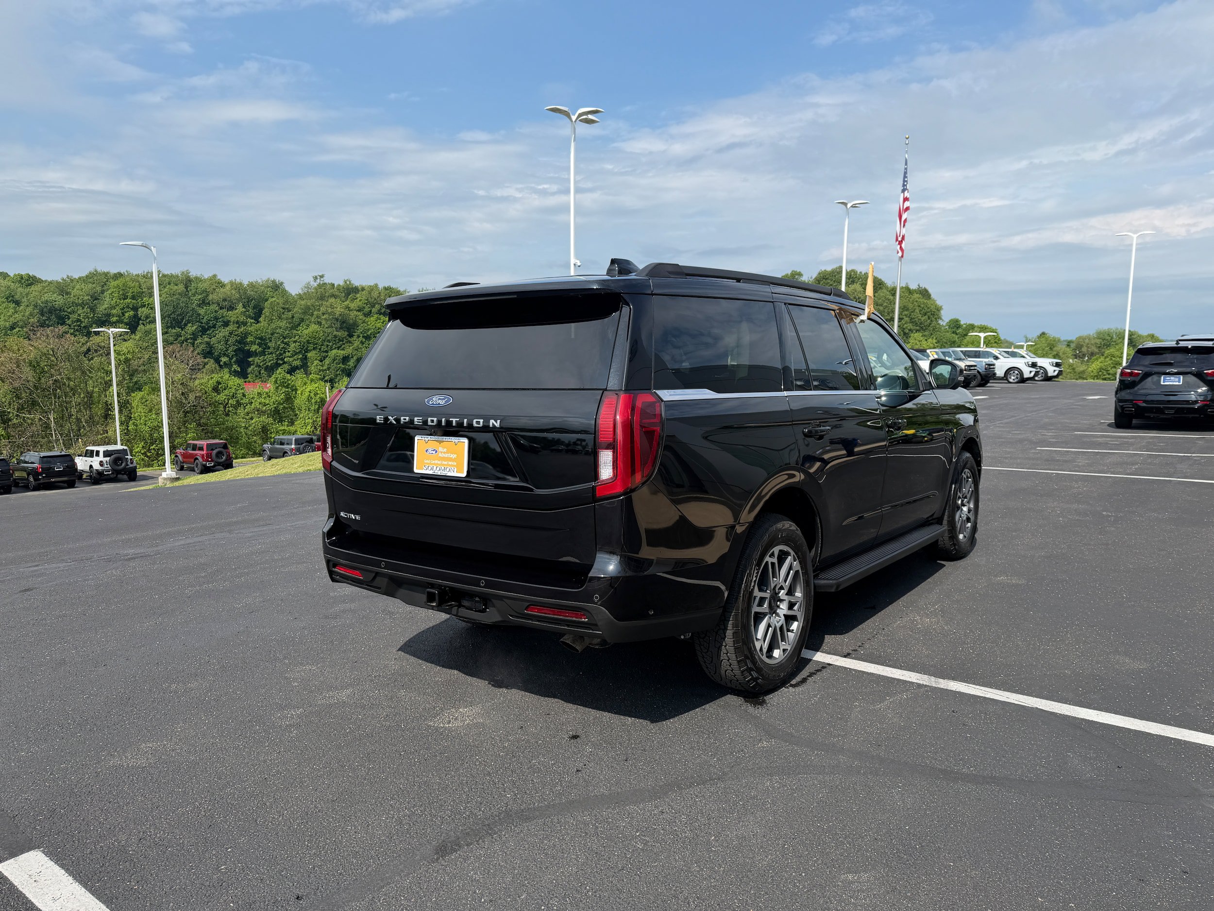 Certified 2025 Ford Expedition Active AWD/4WD image 6