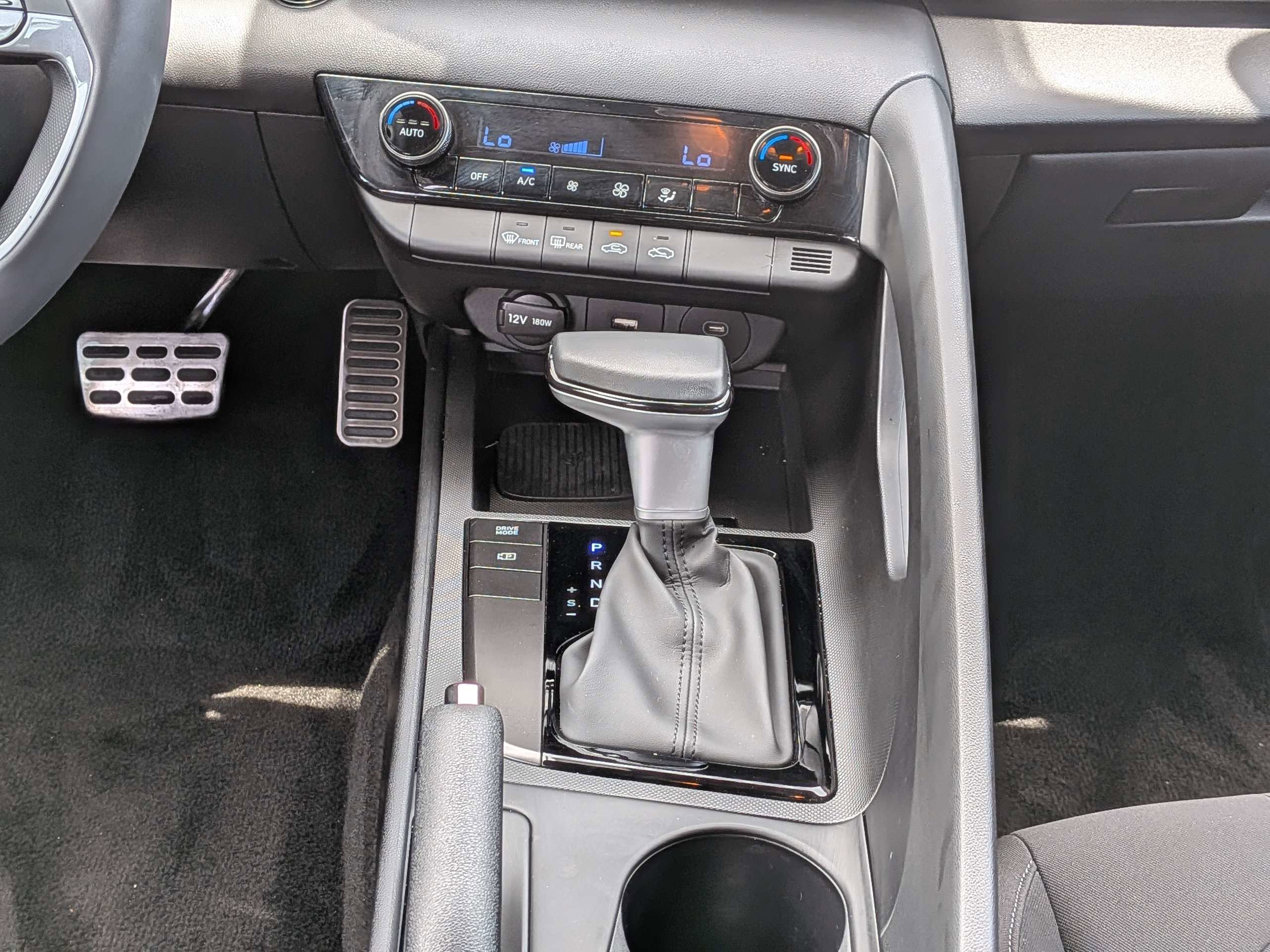 Certified 2025 Hyundai Elantra Sport FWD image 17