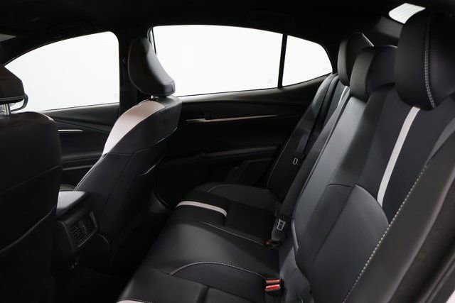 Used 2025 Toyota Camry SE image 31