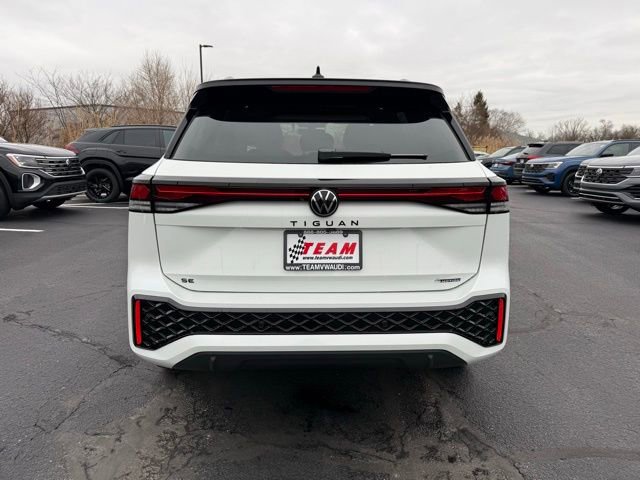 New 2026 Volkswagen Tiguan SE R-Line AWD/4WD image 4