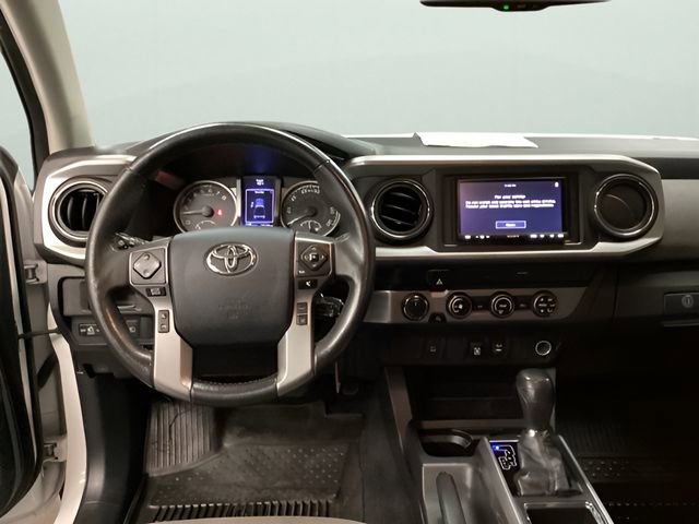 Used 2019 Toyota Tacoma SR5 AWD/4WD image 14