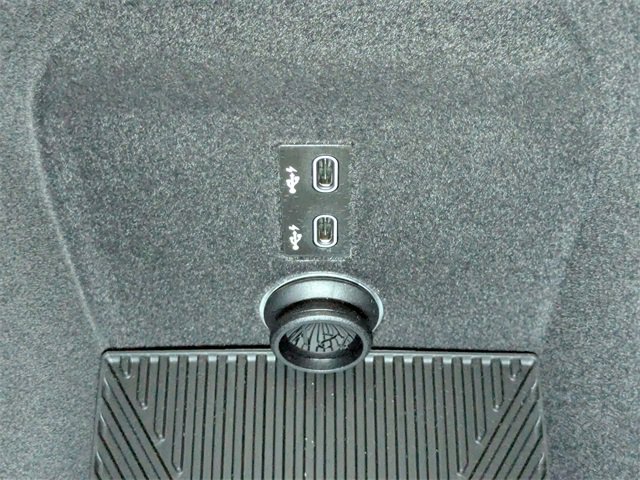 Used 2025 BMW 740i image 23