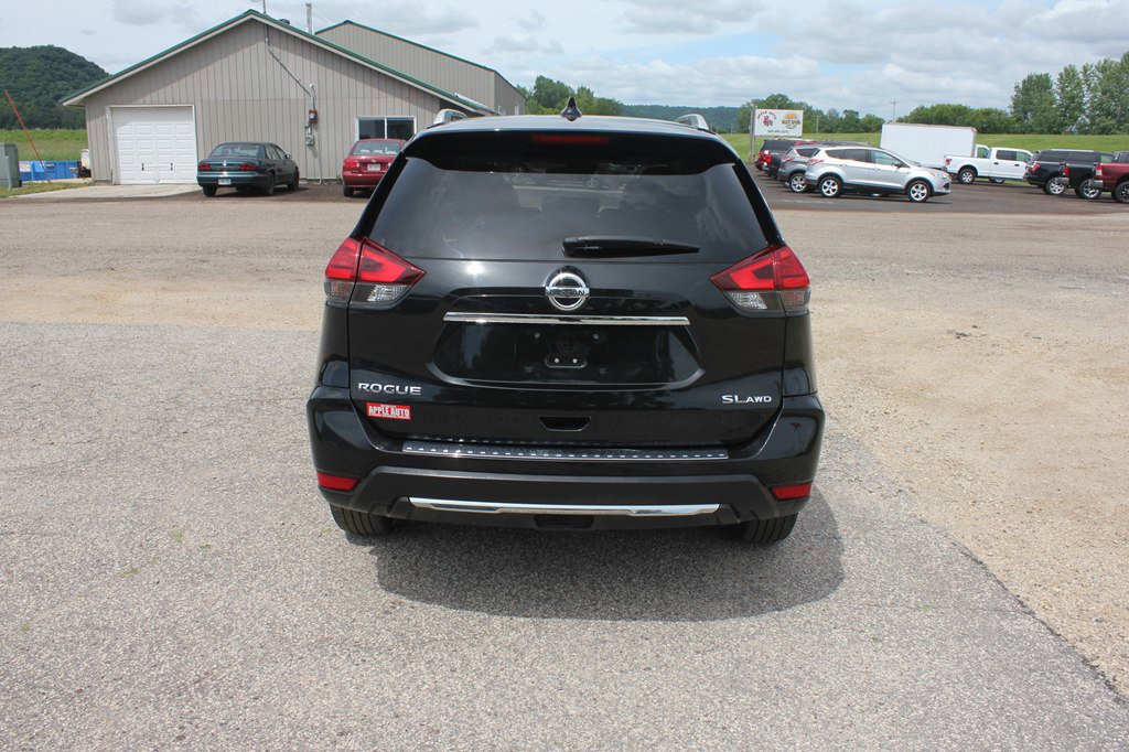 Used 2017 Nissan Rogue SL AWD/4WD image 7
