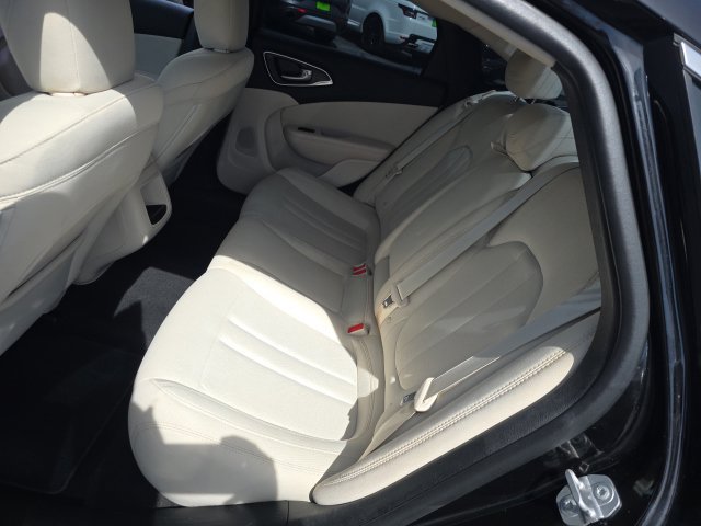 Used 2016 Chrysler 200 Limited FWD image 30