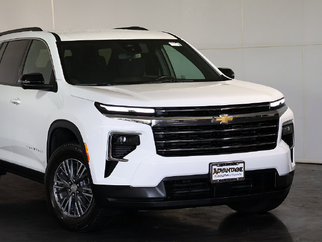Used 2024 Chevrolet Traverse LT FWD image 6