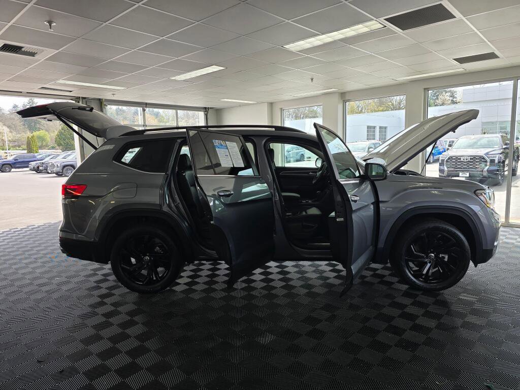 Used 2023 Volkswagen Atlas SE w/ Panoramic Sunroof Package AWD/4WD image 17