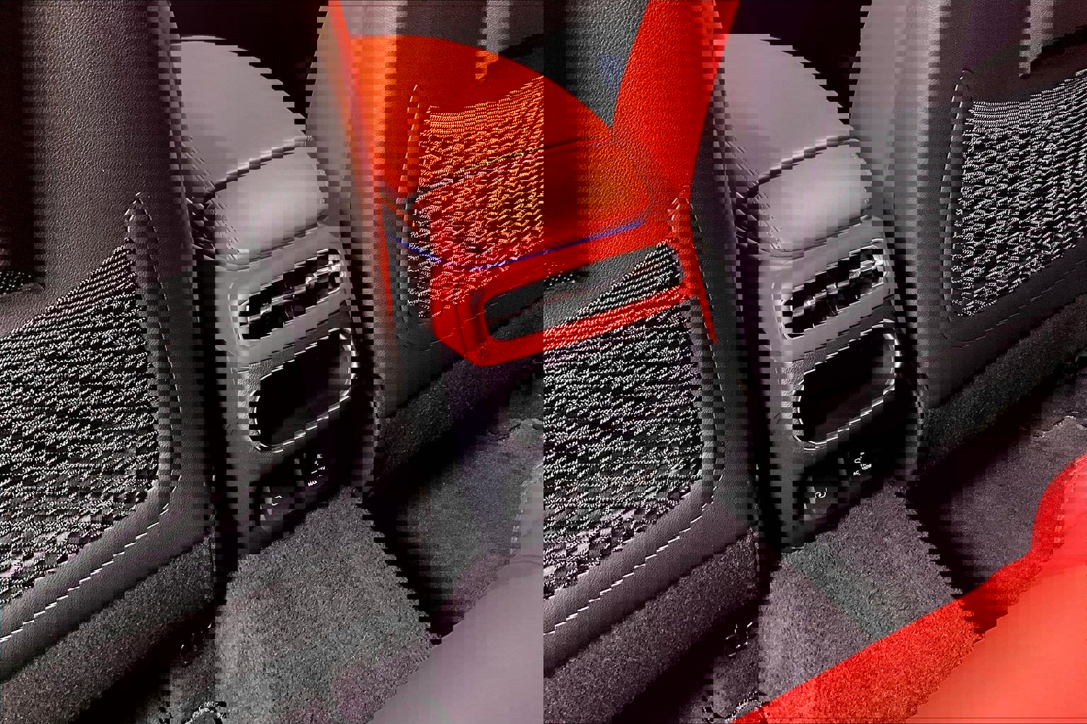 Used 2025 Genesis GV70 3.5T Sport w/ Sport Advanced Package image 10