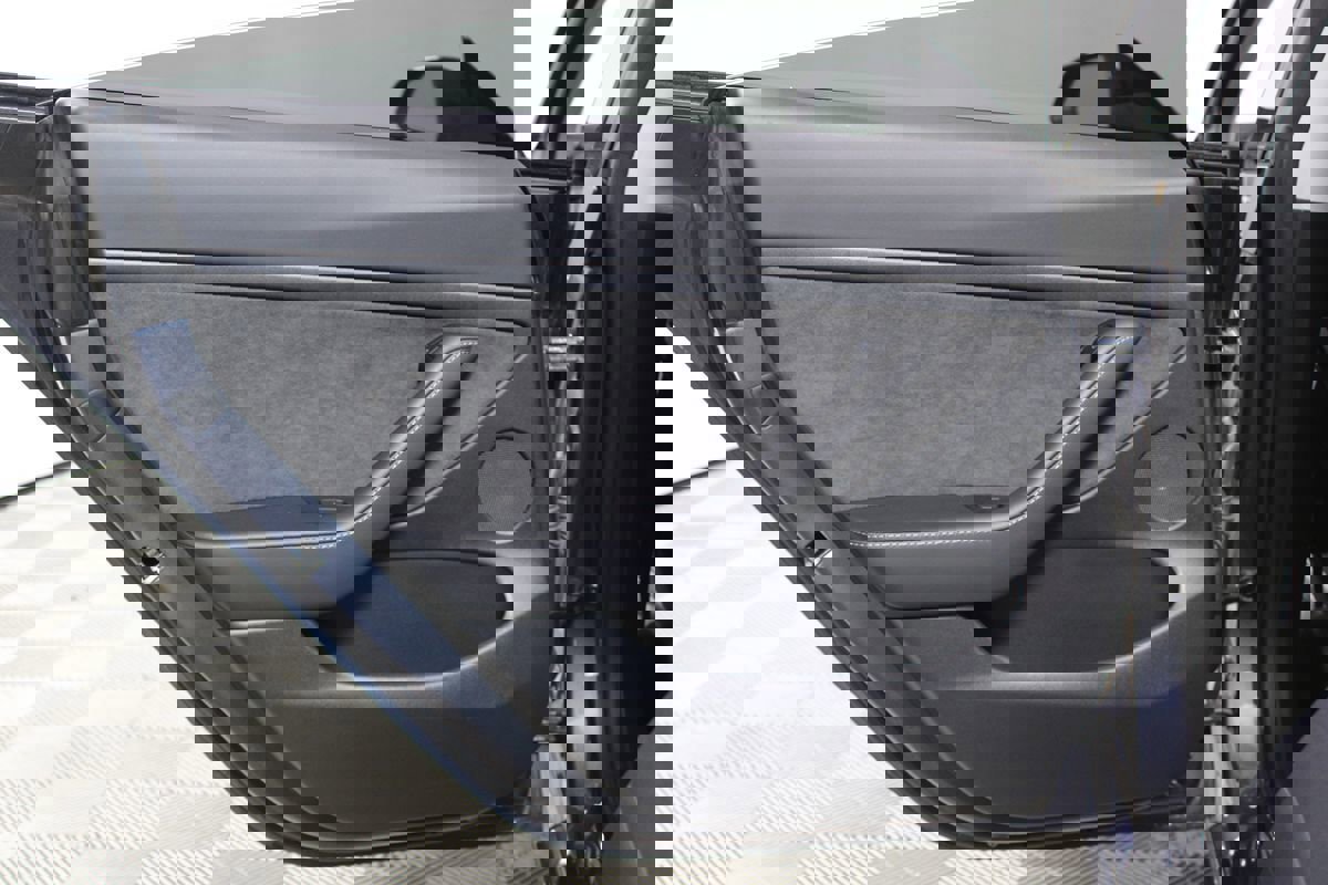 Used 2023 Tesla Model 3 Standard Range image 22