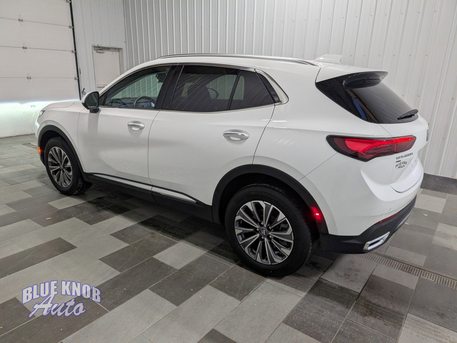 Used 2025 Buick Envision Preferred image 2