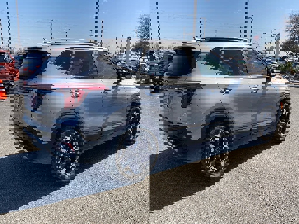 Used 2025 Kia Seltos S image 4