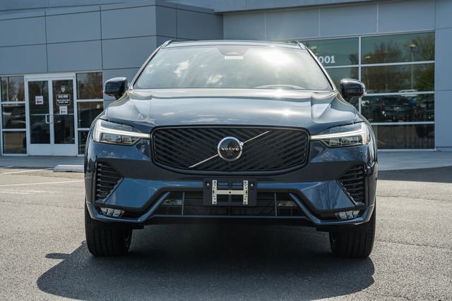New 2026 Volvo XC60 B5 Plus w/ Climate Package image 2