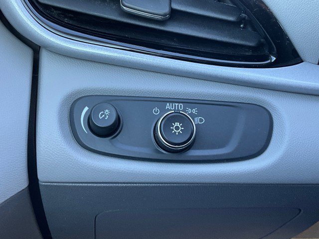 Used 2017 Chevrolet Volt LT w/ Comfort Package image 11